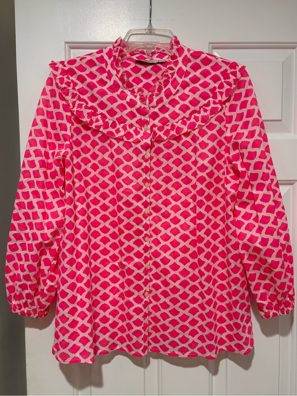 Vineyard Vines Women's Pink Patterned Ruffle Collar Button-Front Top
